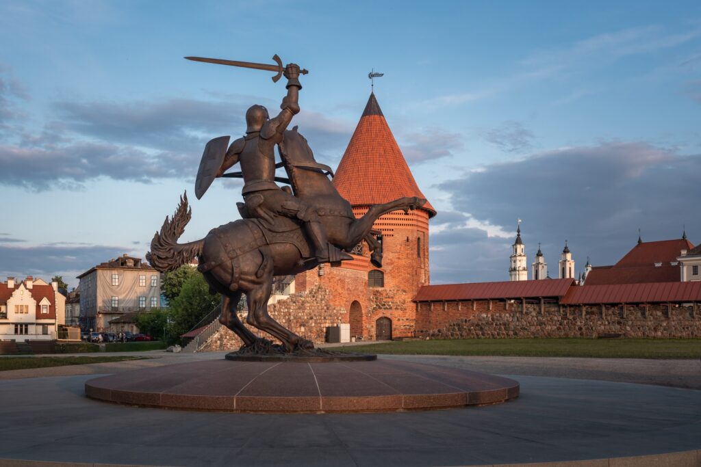 Vytis Sculpture - Lithuania National Symbol with Kaunas Castle - Kaunas, Lithuania